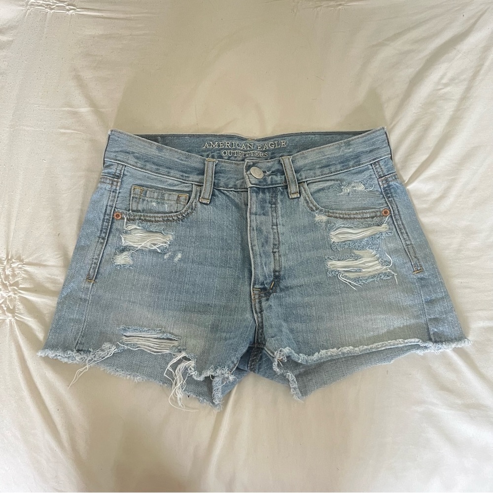 American Eagle High Waisted Shorts 🤍